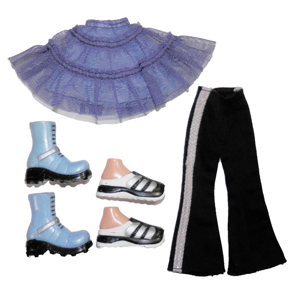 2003 Bratz Strut It First Edition Jade Tulle Blue Skirt Black Blue Combat Boots